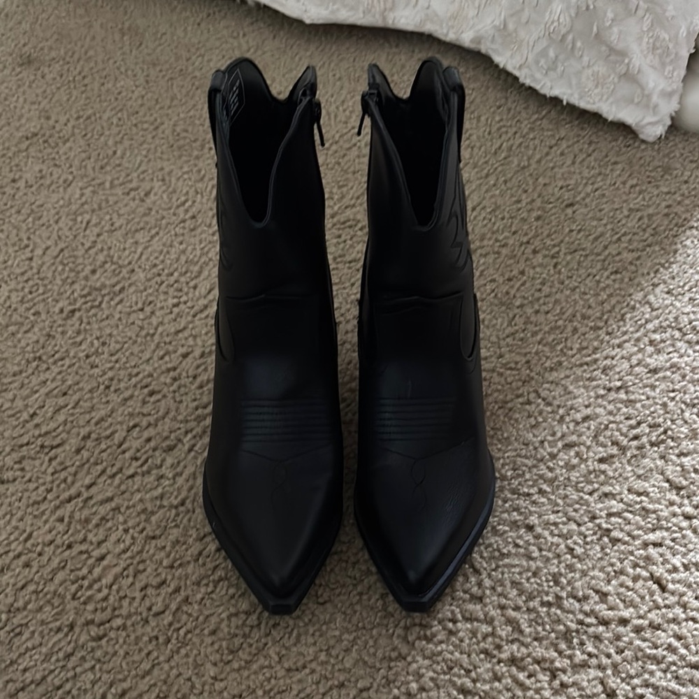 Sonoma Black Ankle Boots with Elastic Panels